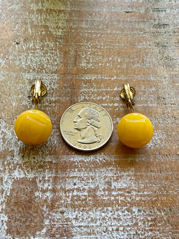 Vintage Butterscotch Bakelite Clip On Earrings - image 5