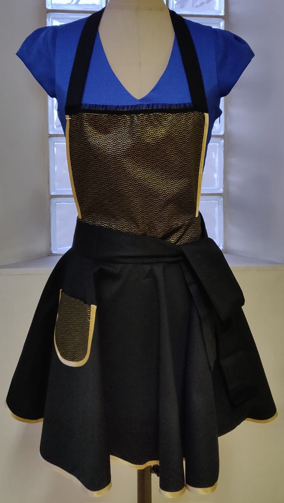 Tablier Femme Noir Doré, Elégante Pour Cuisiner, Gift Tip, Elegant For Cooking, Handmade, French Pro