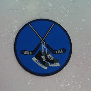 Patch Klettie 10 cm Joueur de bâton de hockey sur glace pour aimant pour sac d'école à rabat Cône d'école bleu Premier jour d'école Conception de robe de fée faite à la main