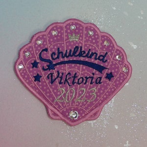 Klettie Patch 11 cm Schelp Datum Schoolkind Datum voor Magneet Schooltas Paars Roze Applicatie Eerste Schooldag Sprookjesjurk Ontwerp