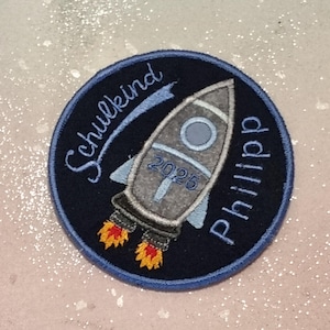 Klettie Patch 11 cm Fusée Écolier 2025 Nom Espace Astonauts Bleu Souhait pour Aimant Cartable Cône Scolaire Inscription Scolaire Robe de Fée Design