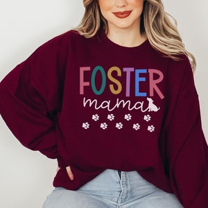 Foster Mama Hoodie, Foster Care Sweatshirt, Moederdag Cadeau, Foster Dog Mom, Adoptie Shirt, Foster Parent Sweatshirt, RZ577