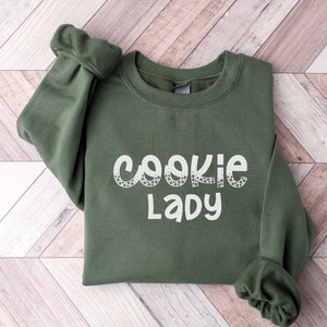 Cookie Lady Sweatshirt, Cookie shirt, Cookie lover Shirt, Baking shirt, Cookie Gift, Gift for Baker, Baking Gift, Pastry Chef Shirt, RZ285
