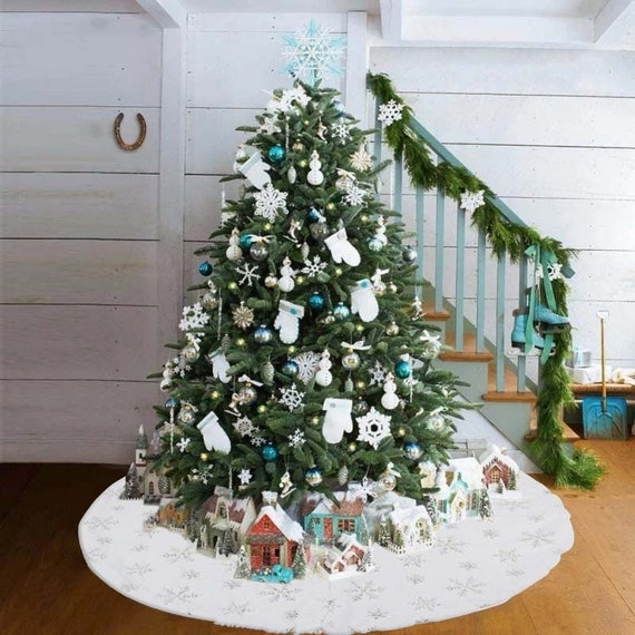 1 pcs White Christmas Tree Skirt Plush Mat Faux Fur Xmas Floor Mat Decoration 1 pcs White Christmas Tree Skirt Plush Mat Faux Fur Xmas Floor Mat Decoration