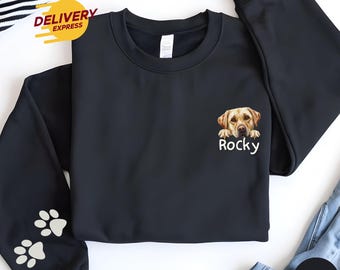 Personalisiertes Labrador Retriever Sweatshirt, Kundenspezifisches Labrador Hunde-Liebhaber-Geschenk, Gelb schwarze Schokoladen Labrador Name Rundhalsausschnitt, Hundebesitzer Pullover, T166