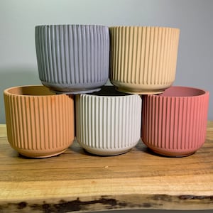 Large Concrete Ridge Plant Pot | Minimalist plant Pot |  Boho Planter with Drainage | Modern Indoor Planter | Flower Pot | 4 Inch Pots