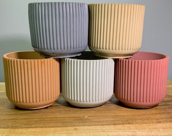 Large Concrete Ridge Plant Pot | Minimalist plant Pot |  Boho Planter with Drainage | Modern Indoor Planter | Flower Pot | 4 Inch Pots