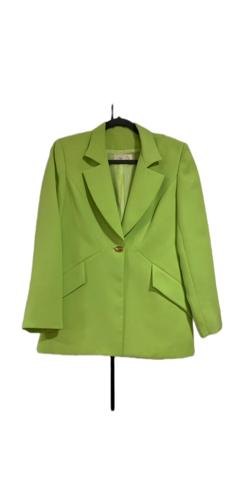 Lime cache suit image 3