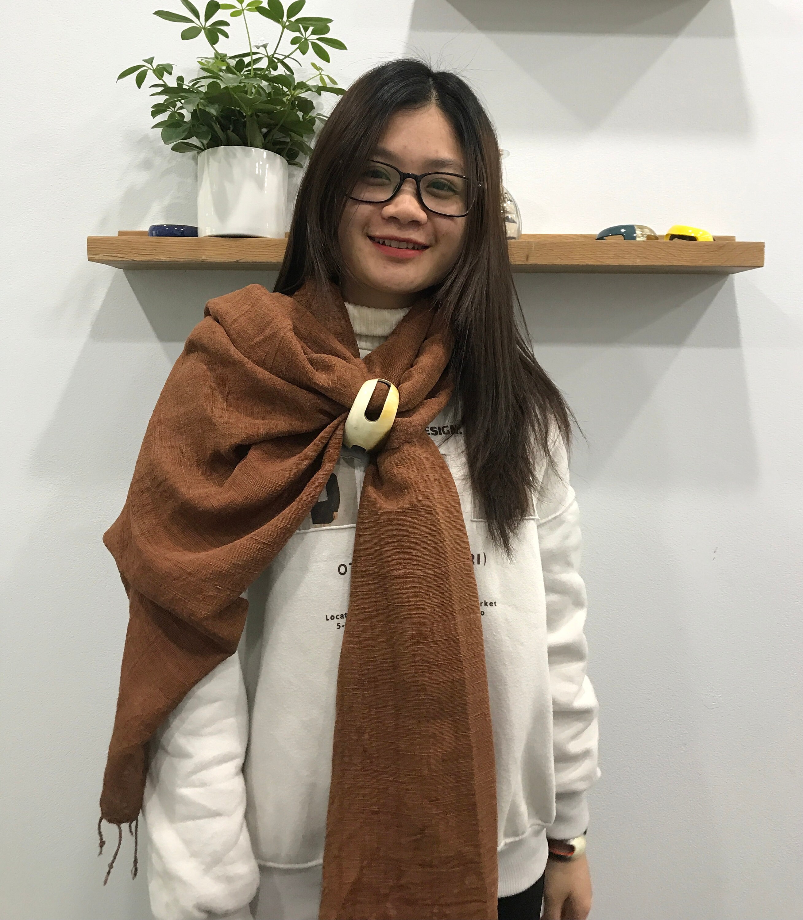 スカーフ BAUM UND PFERDGARTEN Woman Scarf Brown 23884 C8178 Baum Und Pferdgarten Outlet: Scarf woman - Brown | Baum Und