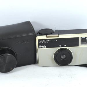 Kodak Instamatic 28 Vintage Camera - working camera circa 1970s - cartridge film camera