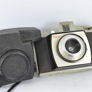 Kodak Brownie 44A working 1960s vintage camera with original Kodak plastic cover