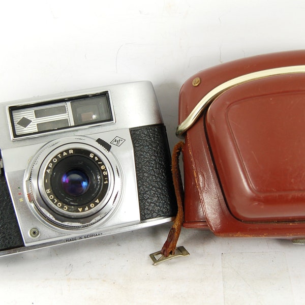 Agfa Super Silette Vintage Camera circa 1950s - working antique camera with original case, flash and light meter