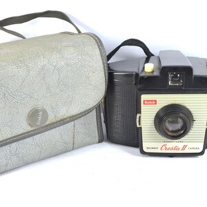 Kodak Brownie Cresta II Vintage Camera Classic 1950s Antique Camera with Kodak case