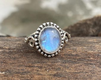 ハンドメイドムーンストーンリング：925スターリングシルバーVシェイプ