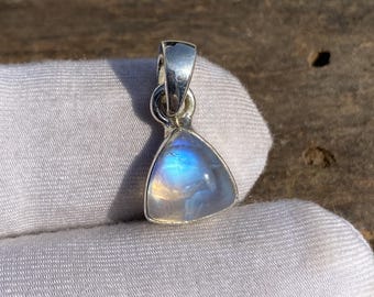 Natural Moonstone Pendant, Handmade Crystal Pendant, 925 Sterling Silver Pendant, Solid Silver Pendant, Gifts