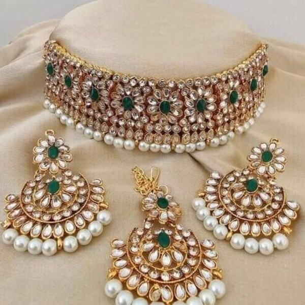 Sabyasachi Style/Sabyasachi Inspiriert Pachi Kundan Handgefertigter Kundan Halbedelstein / Perle / Choker / Halskette/Pink Grüner Schmuck