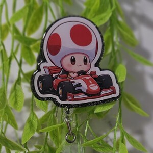 キノコキャラクターゴーカートバッジリール
