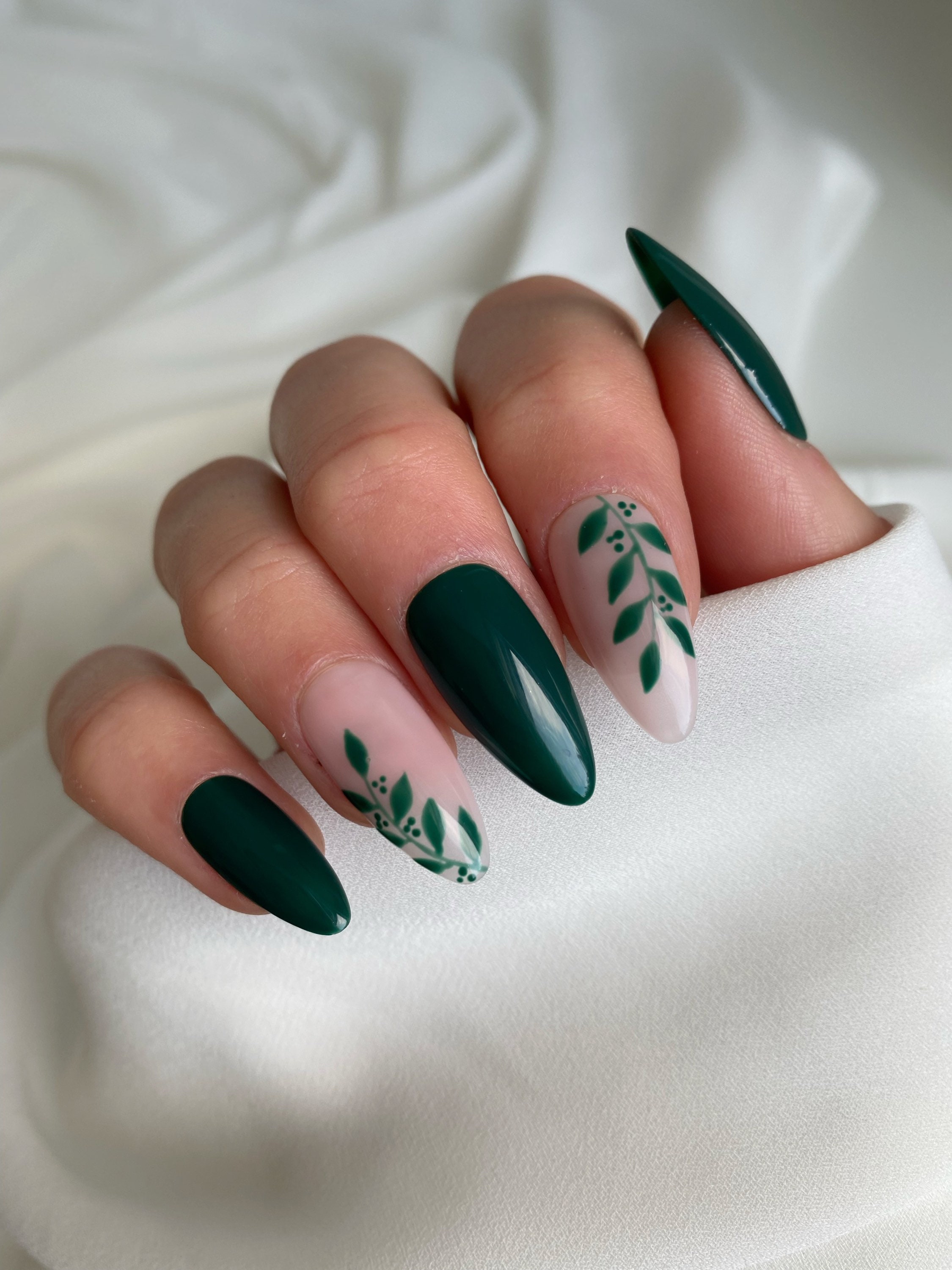 Forest green nails deals