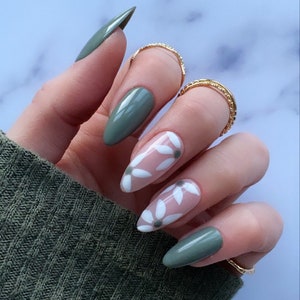 Khaki Floral Daisy Custom Press On Nails | Spring False Nails | Almond Long Stick On Nails