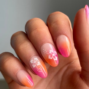White Hibiscus Floral Custom Press On Nails | Summer False Nails | Luxury Stick On Nails