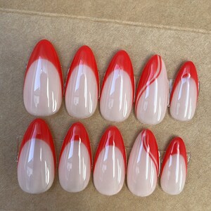 Red French And Swirl Custom Press On Nails | Weihnachten Stick On Nails | Luxus falsche Nägel