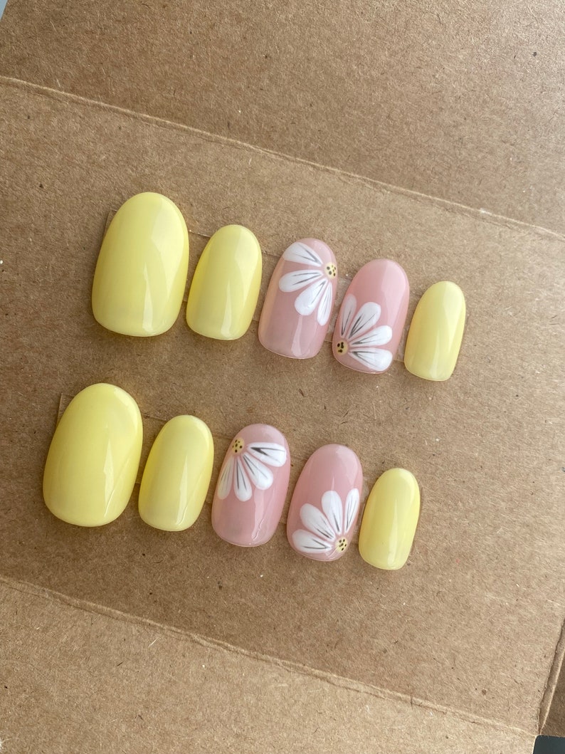 Yellow Daisy Custom Press On Nails Spring False Nails Flower Luxury Stick On Nails image 2