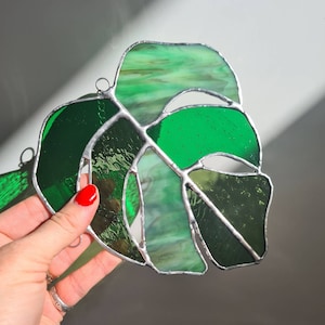 CUSTOMISABLE Stained glass suncatcher Monstera Leaf with SILVER metal, variegated, wall hanging, recycled, artdeco, bohemian, boho, handmade