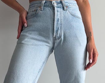 W28 Vintage Levi's 501 jaren 90 lichtblauw denim - iconische blauwe wassing