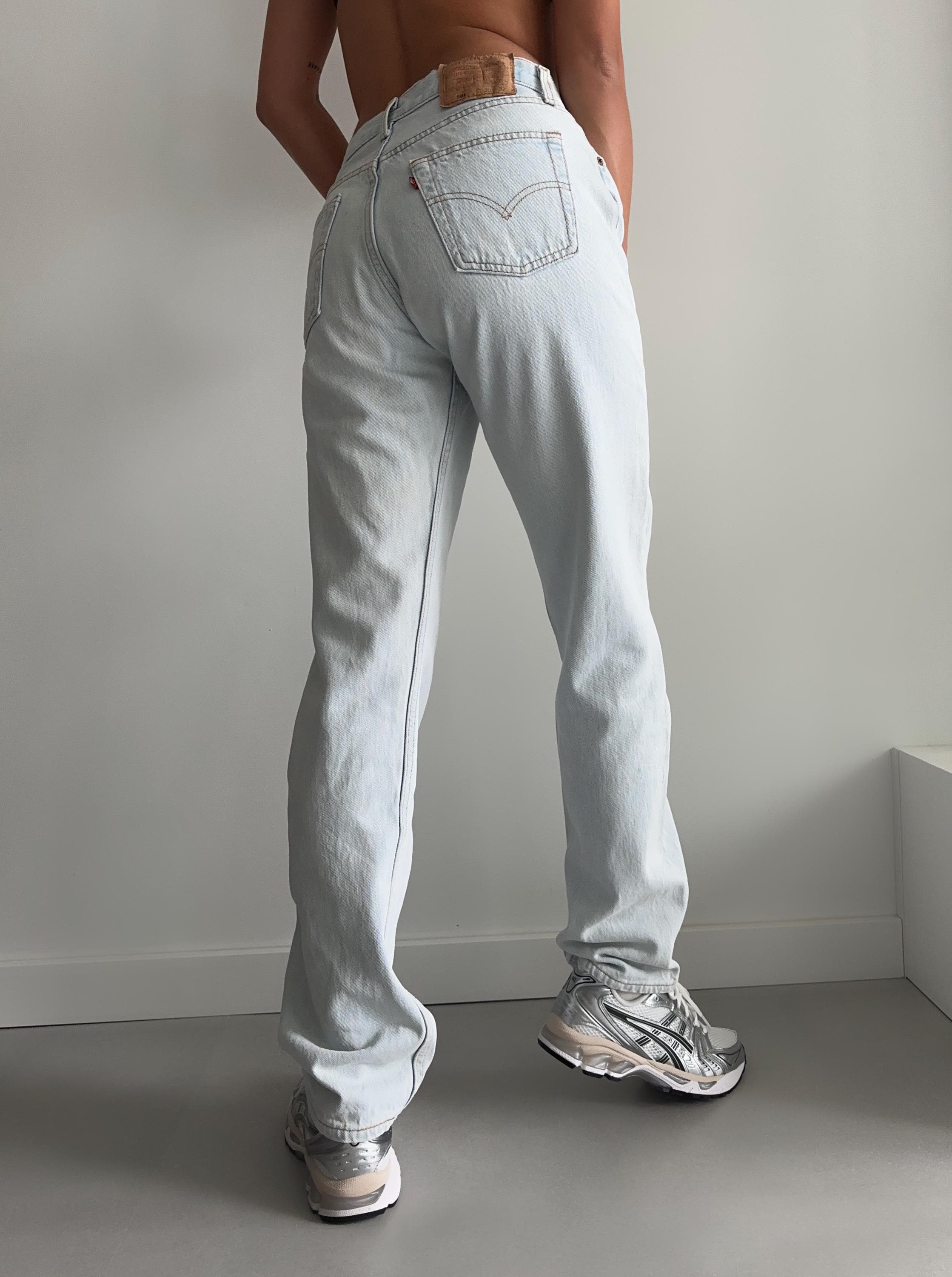 Vintage Levi's 501 Jeans W30 L32: Light Blue Wash 90s Made in USA