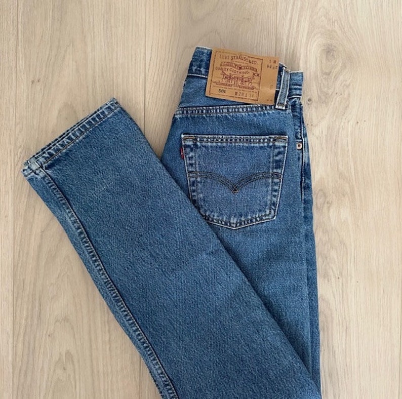 Vintage Levi's 501 Made in USA 90s jeans high waist classic blue wash image 8