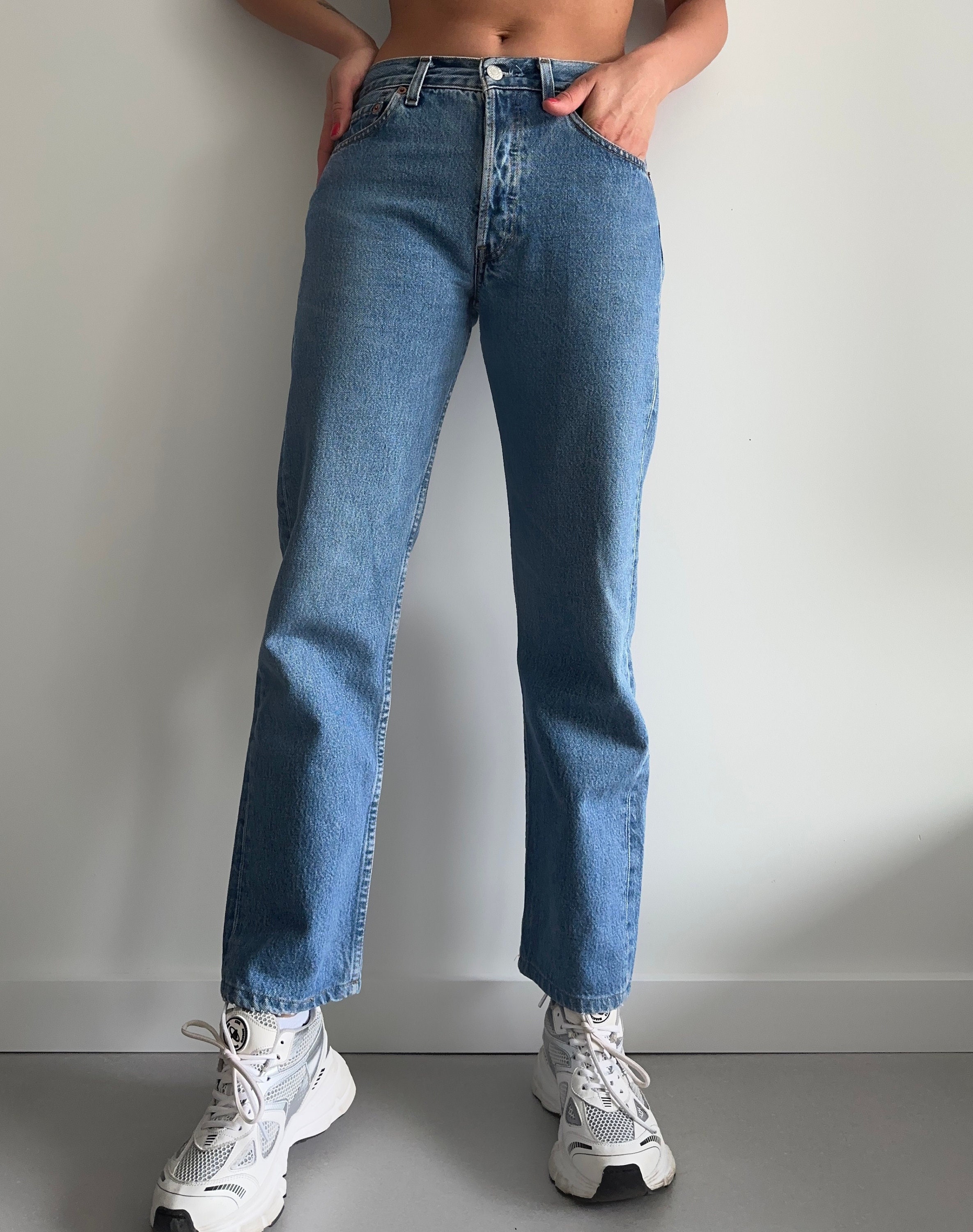 Jean Droit Vintage Levi's 501 Femme - Taille W28 L32 - Bleu Lightwash - Fabriqué En Espagne Années 90