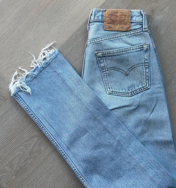 Vintage Levi's 501 Cropped Jeans: 90s Light Wash Denim, W28 L34 - Etsy