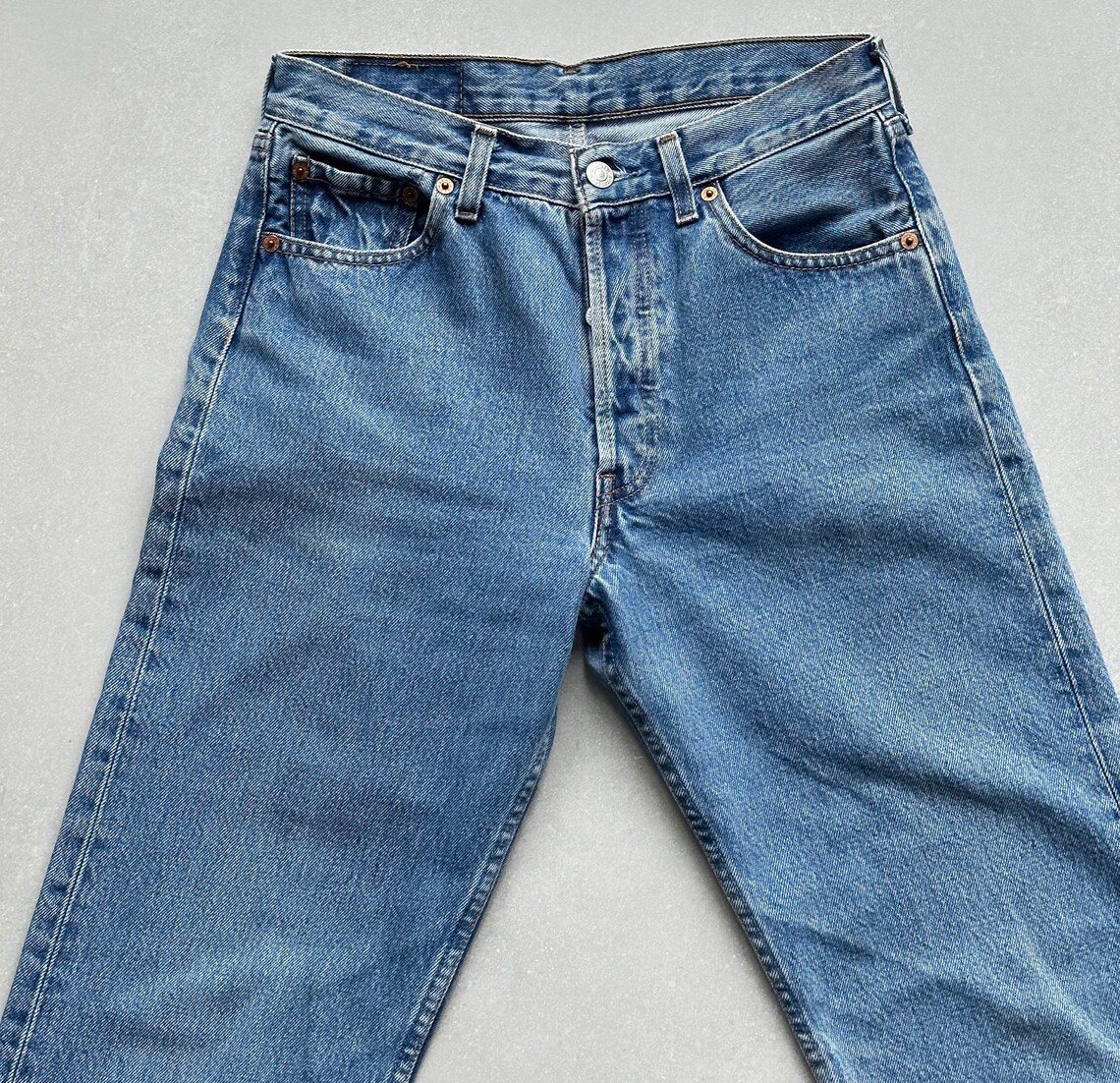 Levi's 501 Vintage Années 90 - Taille W28 L32 - Bleu Lightwash - Fabriqué En Espagne