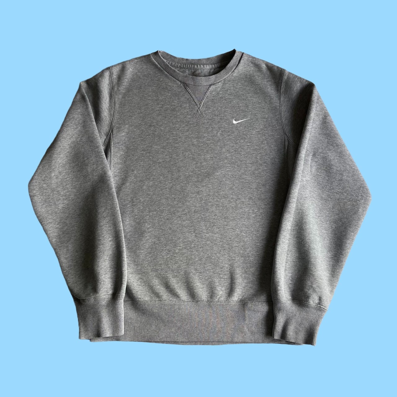 Nike - Embroidered Red Middle Tick Hoodie (Large) | Vintage Club UK | ASOS Marketplace