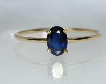 14k Gelbgold Blauer Saphir Ring mit Oval September Geburtsstein