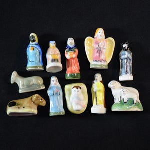 11 Vintage Miniature 1&quot; Christmas Nativity Fèves Tiny Hand Painted Diorama Collection French Bean Beans Galette Des Rois Porcelain Figurines