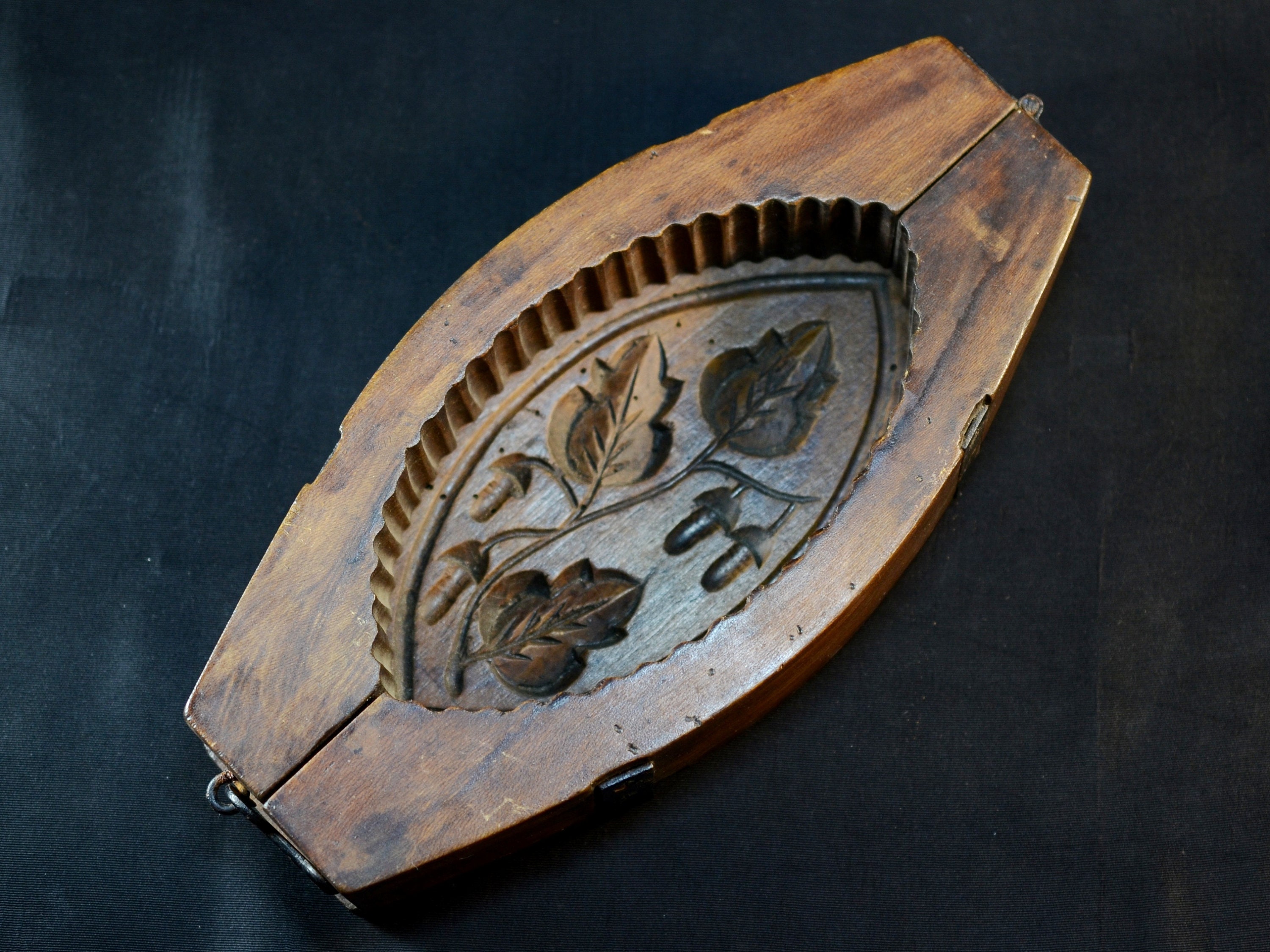 Antique Wood Butter Mold, With a Hand-carved Botanical Design, Primitive  Wooden Butter Press, From Quebec, Canada 