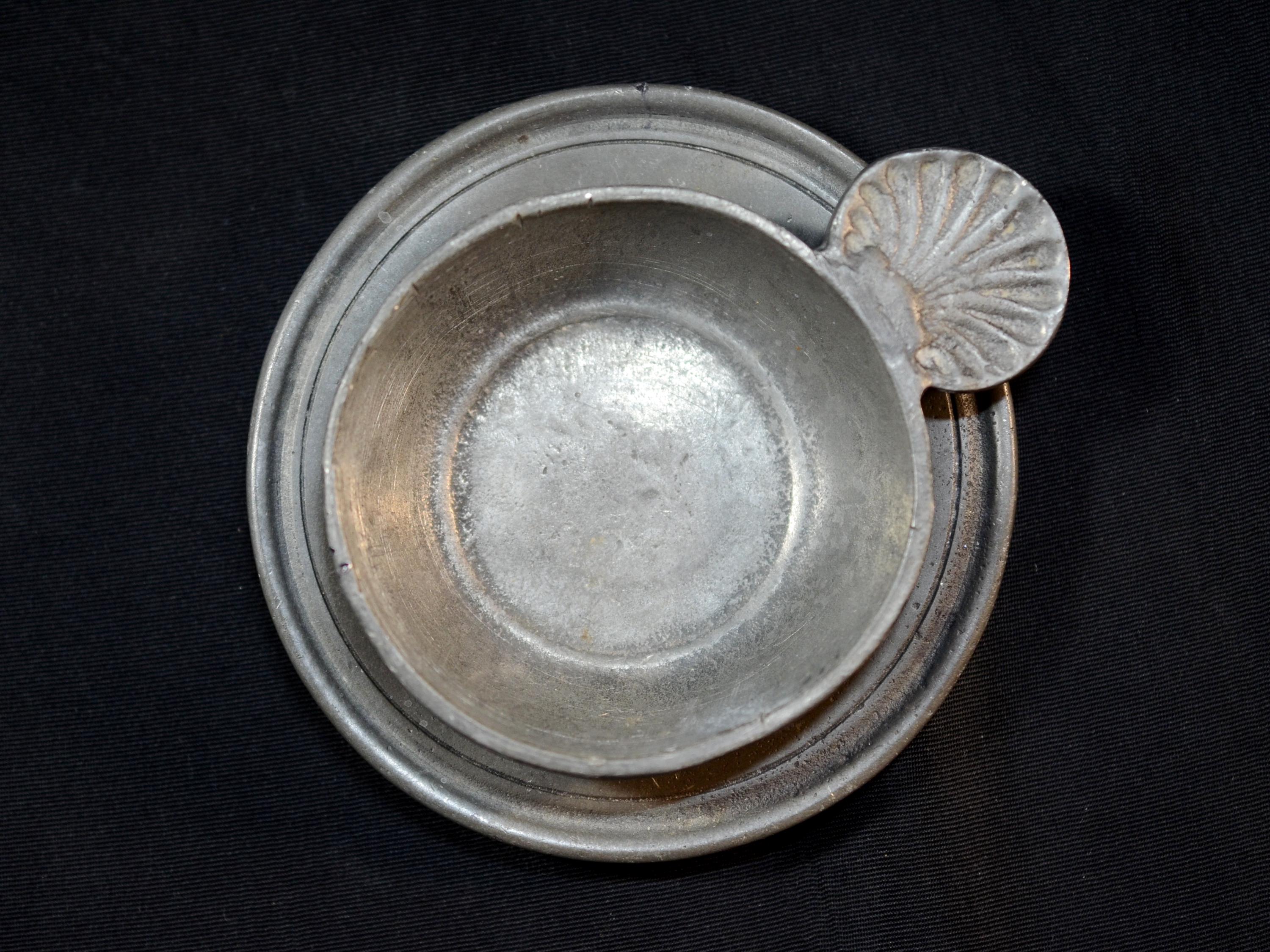 フランス cフランスアンティーク ピューター テイスティングカップ 皿