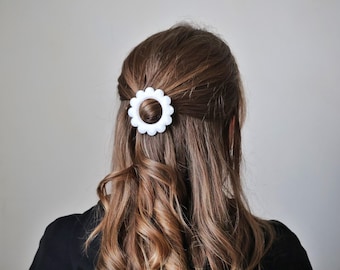 Haarclip in de vorm van een bloem van hars en glitter, een bruidshaaraccessoire voor vrouwen