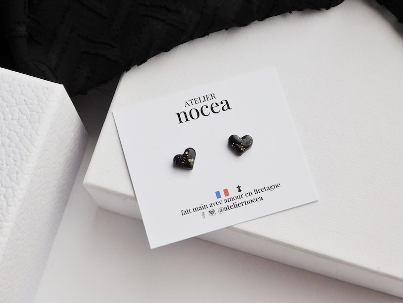 Boucle d'oreille coeur à paillettes, Idée Cadeau petit budget pour Femme, Clou et puce minimaliste image 6