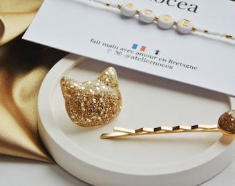 Anstecknadel, Brosche und Anstecker mit glitzernder Katze aus Kunstharz im Angebot