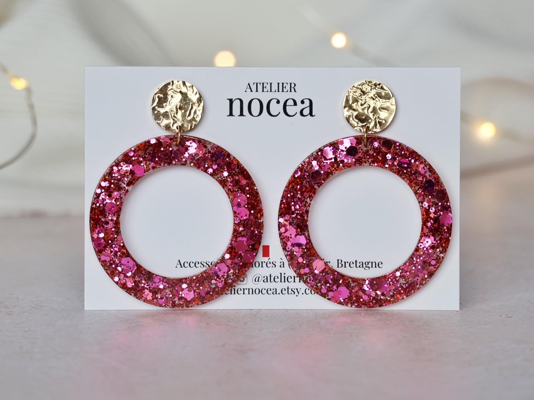 Boucles d'oreilles vintage goute en résine avec paillettes dorées des