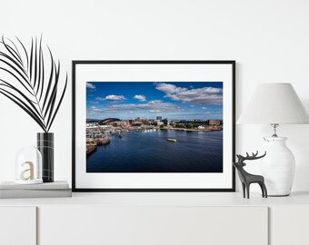 Fotografía de la bahía de Cardiff, Gales. Impresión artística de paisaje urbano.