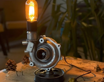 Turbolamp / echte motoronderdelen van een auto / geüpcycled / handgemaakte lampenkap / aanpasbaar!