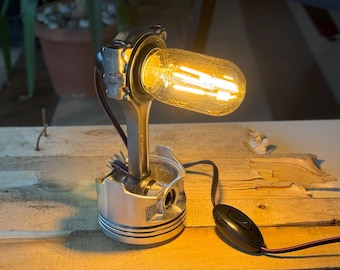 Zuigerlamp / Motoronderdelen van echte auto / Tafelplanklamp zuiger / Aangepast!