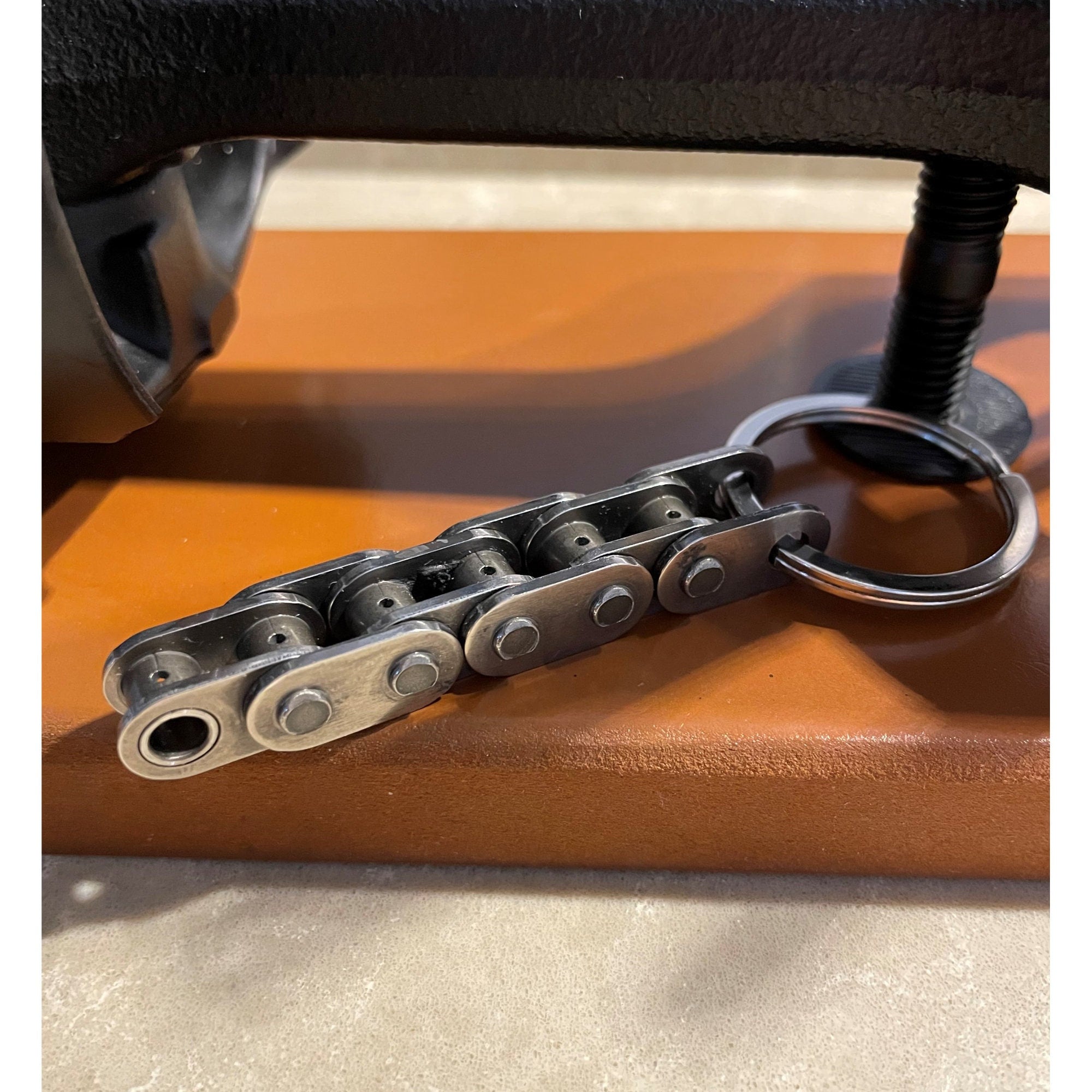Eccentric Chain Keychain / Chain Key Holder / Real Car Engine