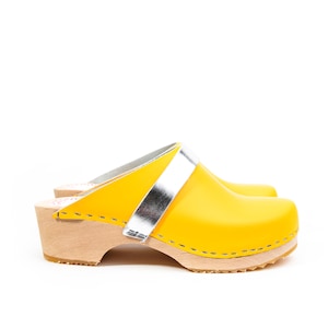 Malmö yellow silver clog