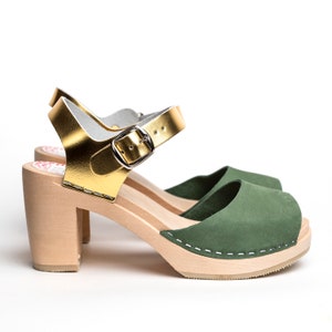 Visby moss green gold clog sandal