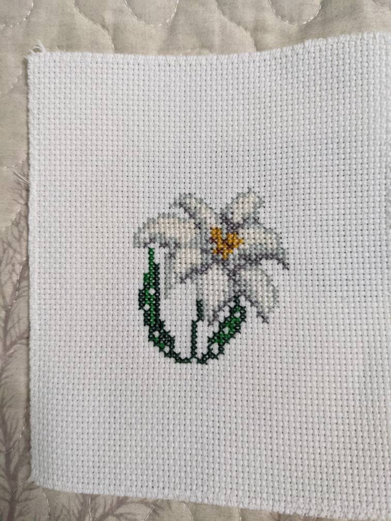 Small Lilly flower cross stitch | Etsy