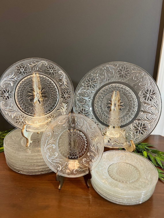 Vintage clear glass cheap luncheon plates